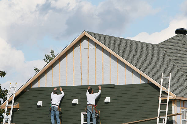 Professional Siding technician working in Plainfield, IN